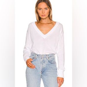 Revolve 525 white cotton v neck sweater, size Small